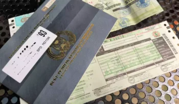 Ilustrasi STNK dan BPKB 